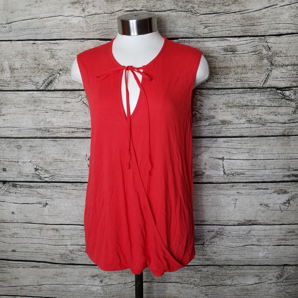 CAbi Womens Top Size Small Keyhole Tie-up Red Sleeveless.Pit to pit approx:  1